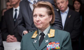 Thiếu tướng Kristine Lund