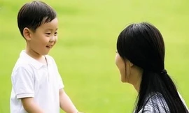 Xúc động câu chuyện 'Mẹ miễn phí vì con'