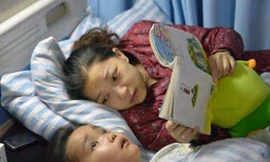 Cư dân mạng xót thương cậu bé chấp nhận chết để cứu mẹ