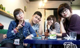 Nữ sinh trường Báo ra kênh radio riêng về cung hoàng đạo