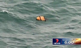 Nhìn gần các vật thể nghi của máy bay QZ8501 mất tích