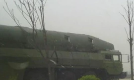 Tên lửa đạn đạo tầm trung DF-26C. Ảnh: Vpk.name