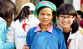 Nữ chủ tịch tuổi 16 đáng yêu của CLB tình nguyện