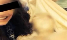 Bức ảnh khiến nữ sinh này bị đình chỉ học.