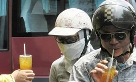 Nước lã pha hương liệu thành giải khát tự nhiên