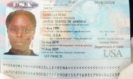 Truy tìm du khách Mỹ tấn công nhân viên y tế để bỏ trốn khi được đưa tới bệnh viện cách ly