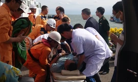 Vượt biển đêm cứu thuyền viên nước ngoài đột quỵ ngày đầu năm