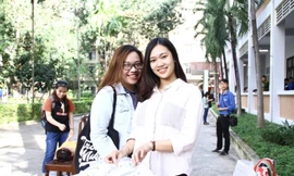 Nữ sinh Đà Nẵng rạng rỡ tham gia Chủ nhật Đỏ