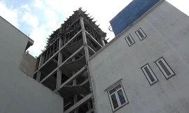 Rơi từ tầng 4, một công nhân tử vong