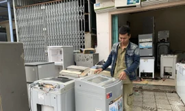 Máy giặt, tủ lạnh bị lũ ngâm, bà con để tui sấy sửa miễn phí cho