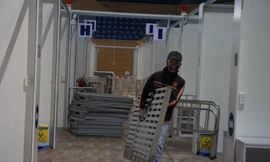 Tháo dỡ Bệnh viện dã chiến Tiên Sơn để chuyển ra Hải Dương