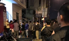 Đà Nẵng: Xếp hàng từ mờ sáng chờ suất tiêm vắc xin 6 trong 1