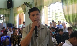 Người dân bức xúc vì ô nhiễm môi trường từ bãi rác Khánh Sơn.