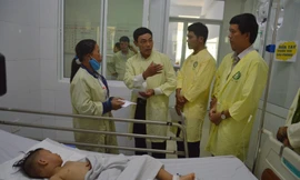 Bệnh viện Đà Nẵng khuyến cáo những cá nhân, tập thể muốn chia sẻ với các nạn nhân có thể liên hệ Phòng Công tác xã hội của bệnh viện để được hướng dẫn. ảnh: T.T,