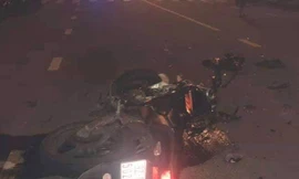 Xe máy nạn nhân nát vụn sau cú đâm. Ảnh: FB.