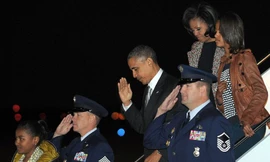 Một ngày sau bầu cử, ông Obama và Romney làm gì?