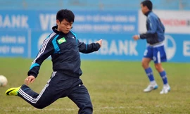 Công Vinh, Văn Quyến - hai 'người lạ' của ngôi vô địch