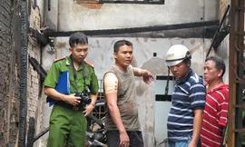 Cảnh hoang tàng sau vụ tưới xăng đốt nhà