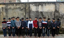 Các đối tượng trong nhóm của Lương Văn Du tại cơ quan điều tra.