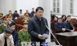 Tự bào chữa tại tòa chiều nay, bị cáo Đinh La Thăng xin nhận trách nhiệm cho một số cựu cán bộ cấp dưới. Ảnh: TTXVN