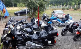 Hàng chục môtô 'khủng' chạy trốn CSGT