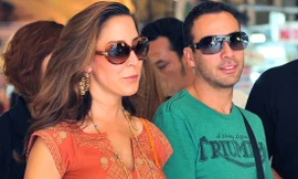 Howie của Backstreet Boys đi chợ VN