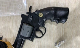 Phát hiện súng Rulo cùng 6 viên đạn trong kiện hàng ở sân bay Đà Nẵng