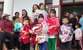 Hàng ngàn suất quà Tết, thuốc miễn phí đến với người dân khó khăn Quảng Nam