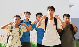 Cuộc sống hơn 200 em nhỏ mồ côi vì COVID-19 ra sao trước thềm năm học mới?