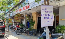 Hàng quán Đà Nẵng 'dọn sạch bách' bàn ghế, treo biển chỉ bán mang về