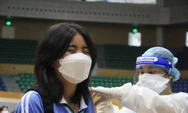 Những học sinh đầu tiên tại Đà Nẵng được tiêm vắc xin phòng COVID-19