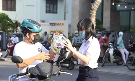 Thở phào vì con đi thi trong môi trường hoàn toàn âm tính