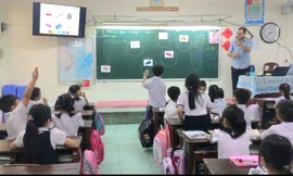 Đà Nẵng: Chèn môn học xã hội hóa vào buổi chính khóa, trò lủi thủi ra ngoài nhìn các bạn học