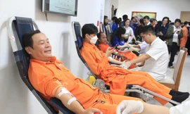 'Lính áo cam' hiến hơn 500 đơn vị máu trong ngày giá rét