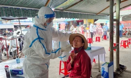 Nhân viên y tế trong bệnh viện dã chiến Đà Nẵng dương tính SARS-CoV-2