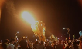 Tết con rắn, rồng Đà Nẵng phun lửa ra sao?