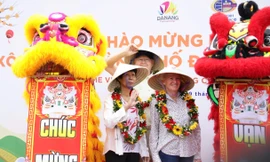 Khách du thuyền ‘xông đất’ sáng mùng 1, Hơn 140 chuyến bay đến Đà Nẵng 