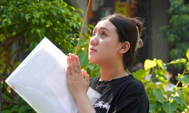 Sáng mai thi, chiều nay sĩ tử Đà Nẵng nườm nượp lên chùa 