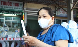 Xét nghiệm cả chợ vì nhân viên Chi cục thuế ở đối diện mắc COVID-19