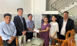 Con gái cựu binh Gạc Ma nhận học bổng 'nóng', viết tiếp ước mơ hàng không