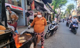 Lò lửa, chảo dầu sôi sùng sục tràn xuống lòng đường khiến dân Đà Nẵng khiếp vía 