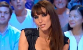 MC truyền hình khỏa thân mừng tuyển Pháp