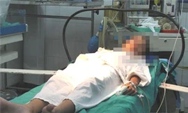 Sốc bé gái 13 tuổi có "cậu nhỏ"