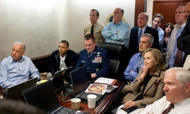 Tổng thống Obama và các quan chức Mỹ theo dõi chiến dịch tiêu diệt bin Laden từ Nhà Trắng năm 2011. Ảnh: CIA
