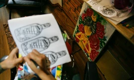 Chàng trai vượt qua định kiến với nghề xăm trổ