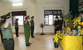 Bố mất đột ngột, chiến sĩ cảnh sát cơ động nén đau thương ở lại chống dịch