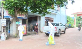 Bắc Giang lập đội phản ứng nhanh, Bắc Ninh trưng dụng trường học để chống dịch