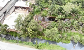 Cận cảnh lò nấu chì từ ắc quy thải loại độc hại