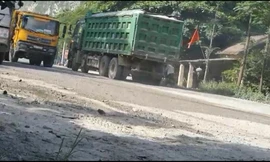 'Binh đoàn' xe quá tải cày nát đường, qua mặt CSGT tại vùng giáp ranh Hà Nội - Hòa Bình 