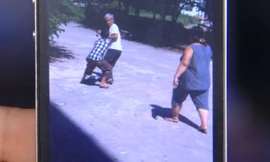 Ông ngoại xích tay cháu ngoài trụ điện vì nghi trộm tiền